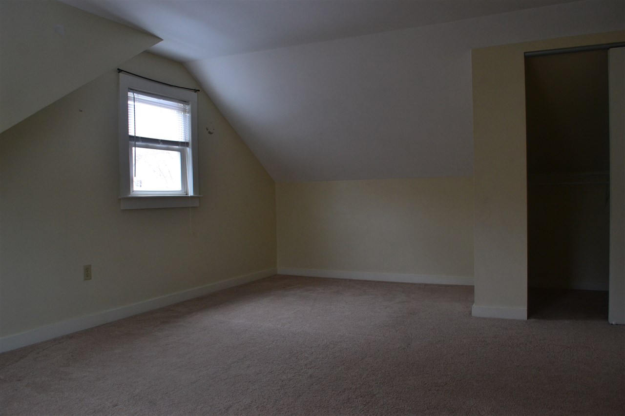 46 Maple Street Rochester, NH 03867 - Photo 13 of 19
