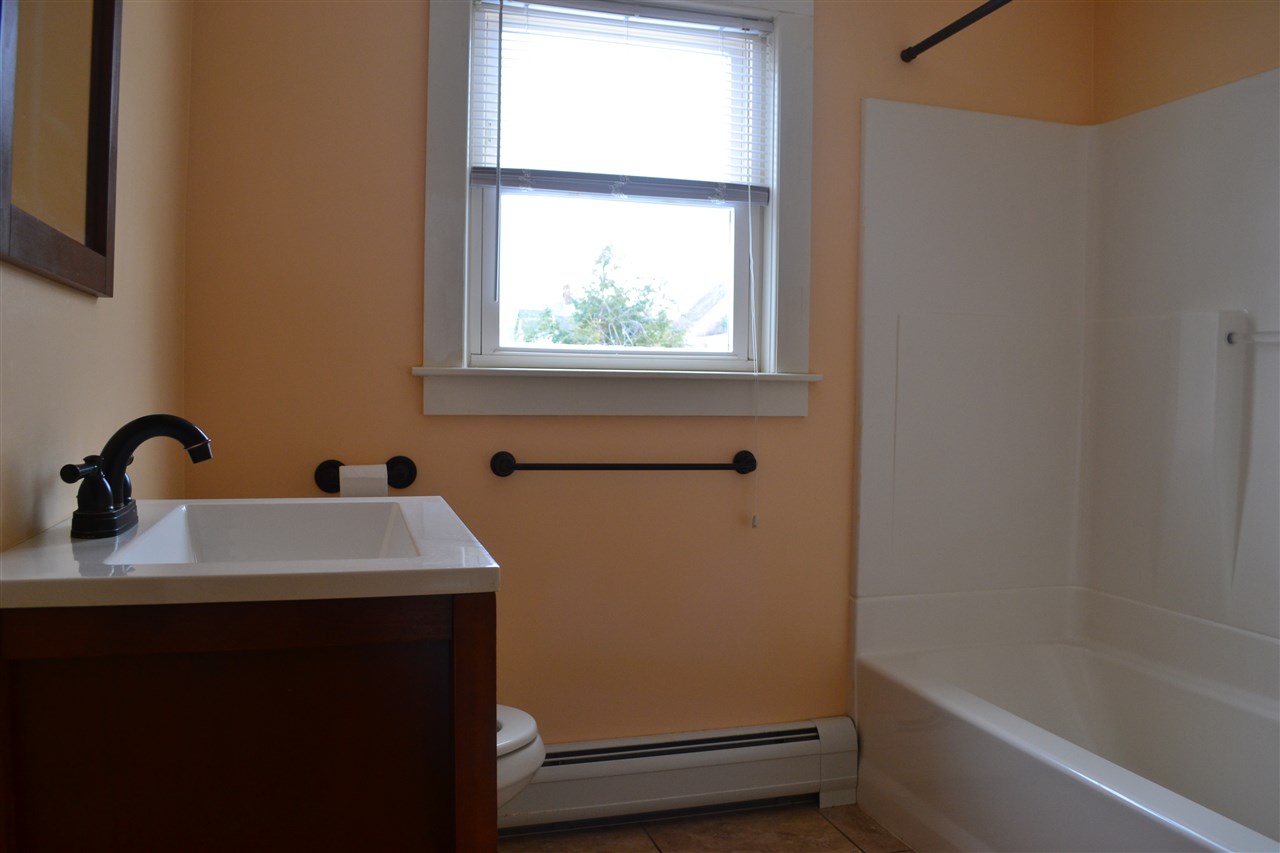 46 Maple Street Rochester, NH 03867 - Photo 14 of 19