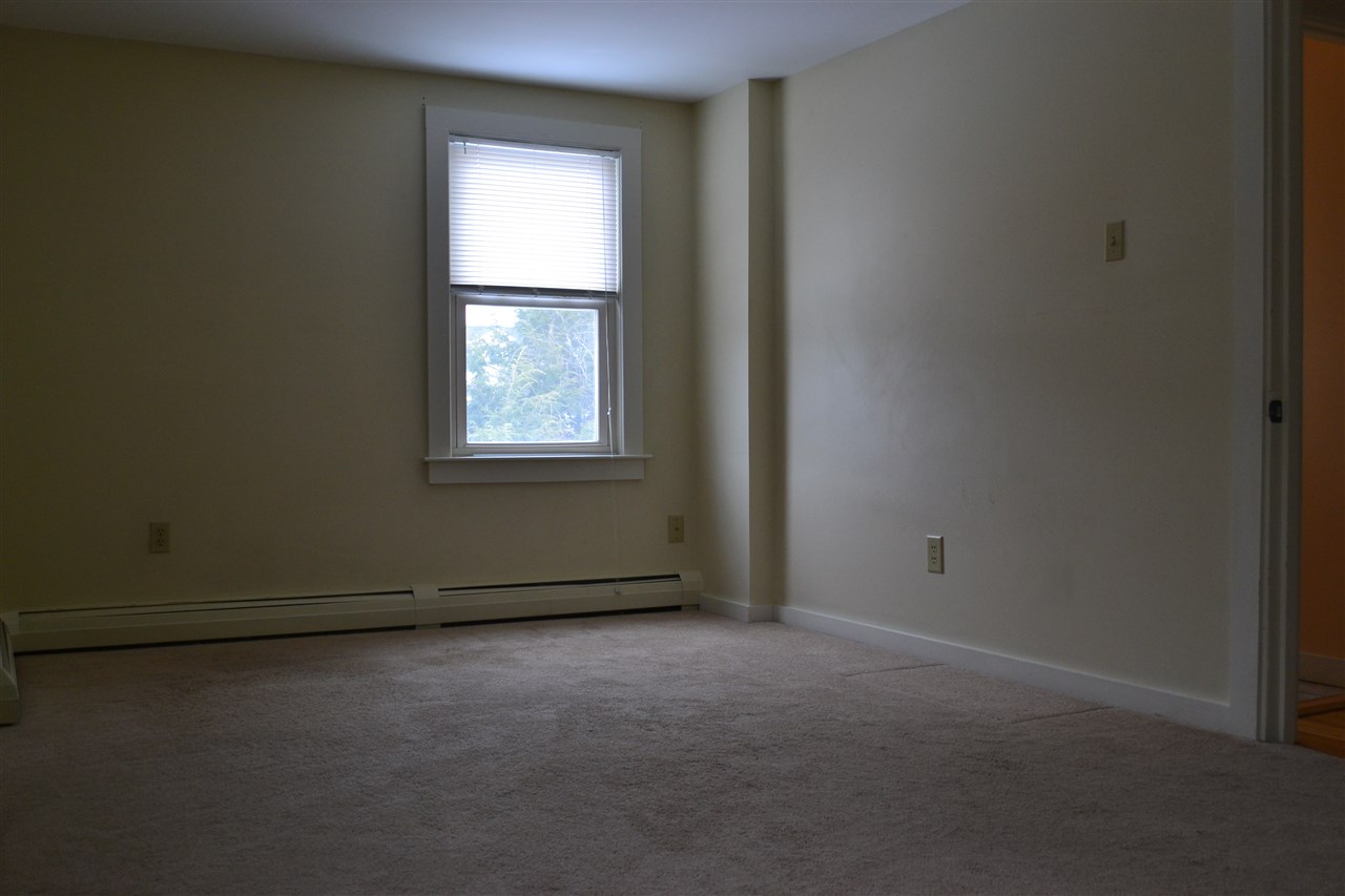 46 Maple Street Rochester, NH 03867 - Photo 16 of 19