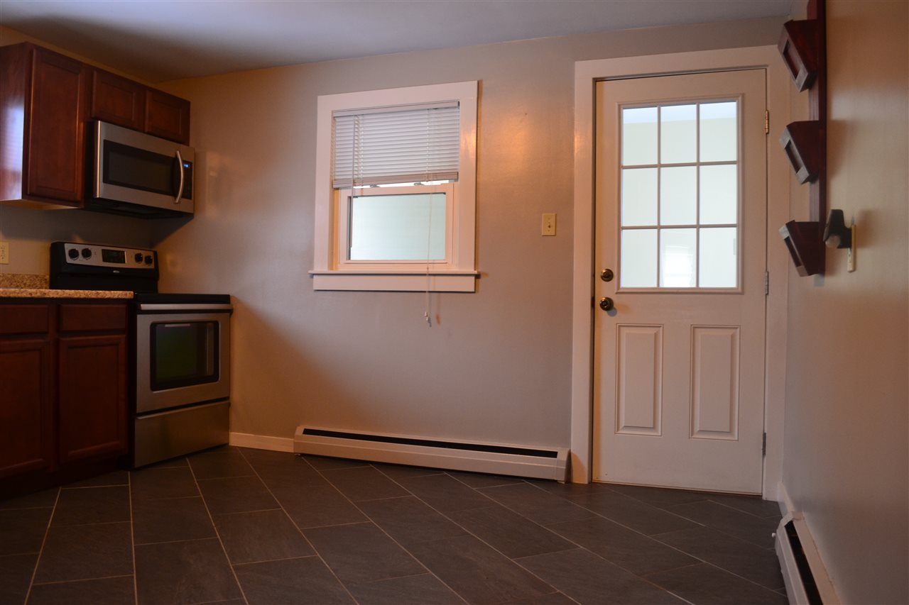 46 Maple Street Rochester, NH 03867 - Photo 4 of 19