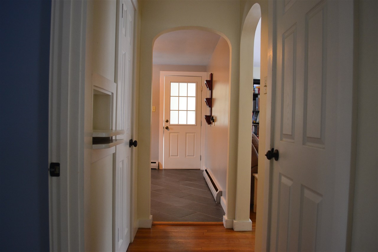 46 Maple Street Rochester, NH 03867 - Photo 5 of 19