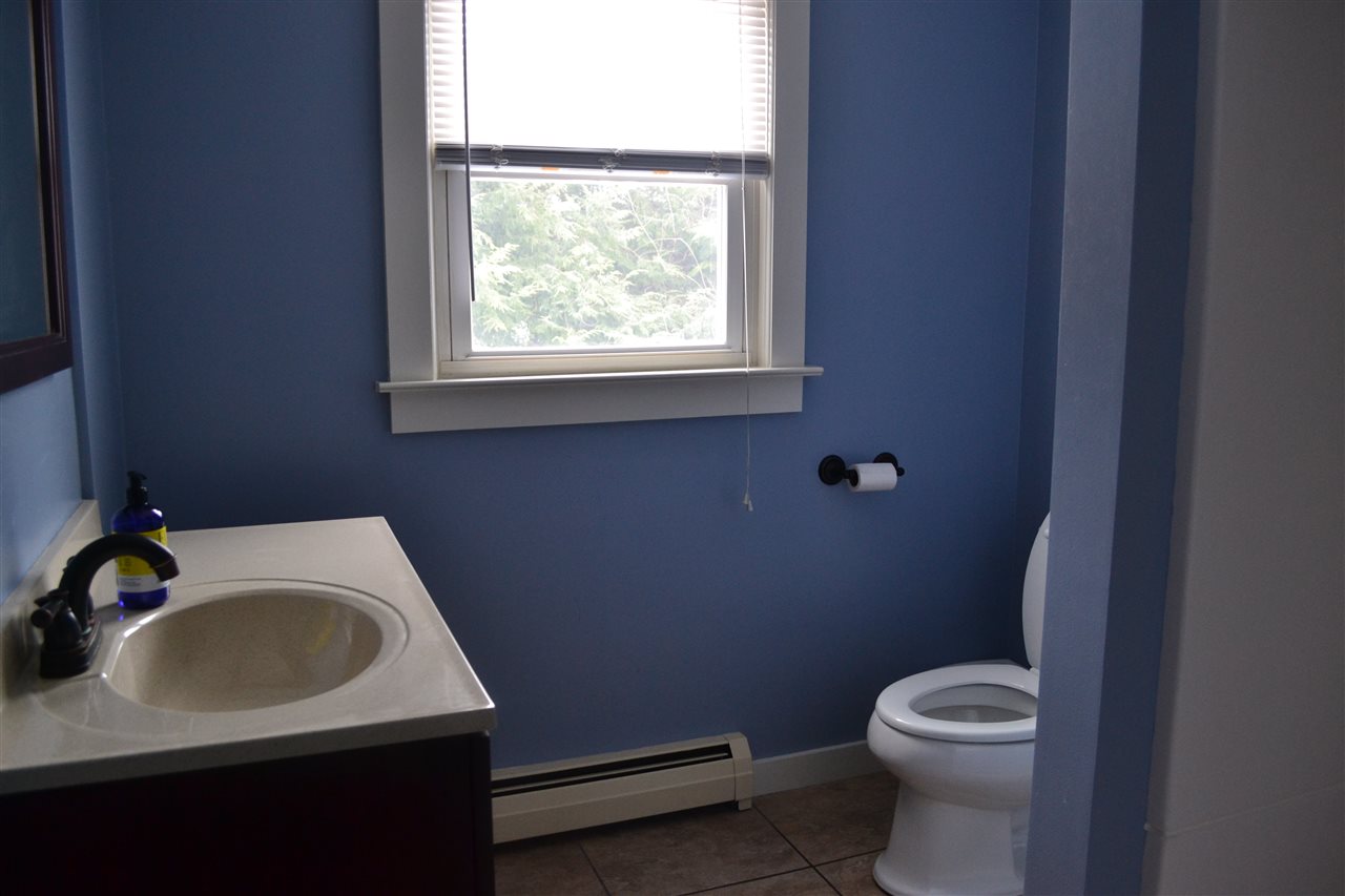 46 Maple Street Rochester, NH 03867 - Photo 8 of 19