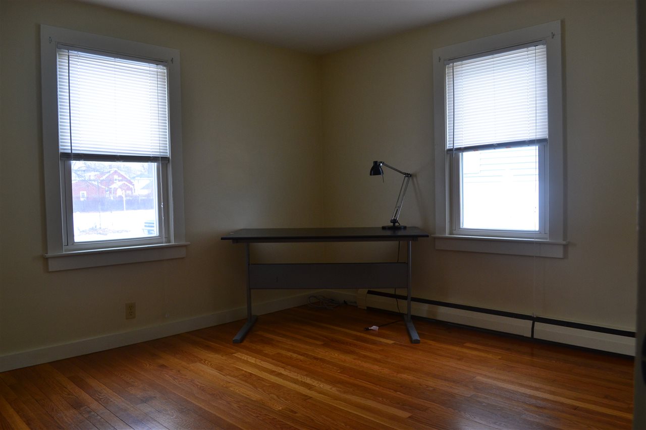 46 Maple Street Rochester, NH 03867 - Photo 10 of 19