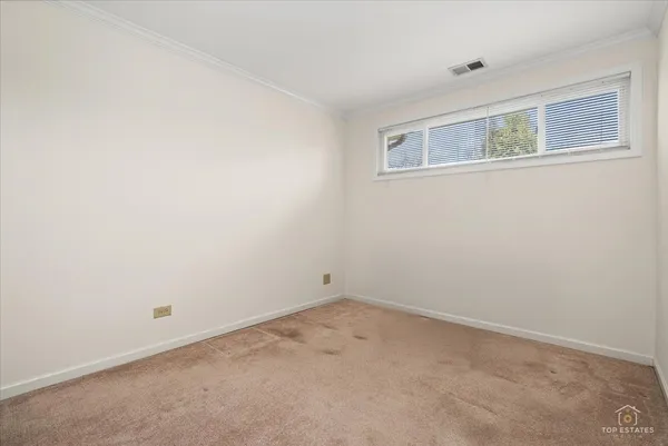 $378,000 | 1028 West Villa Drive, Des Plaines, IL 60016