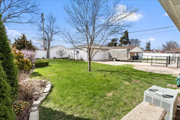 $378,000 | 1028 West Villa Drive, Des Plaines, IL 60016