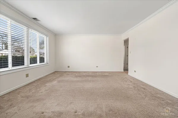$378,000 | 1028 West Villa Drive, Des Plaines, IL 60016