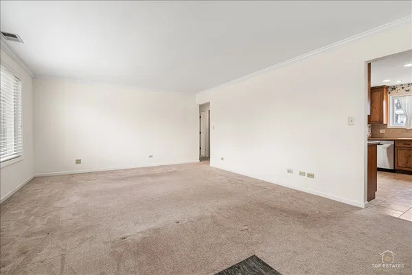 $378,000 | 1028 West Villa Drive, Des Plaines, IL 60016