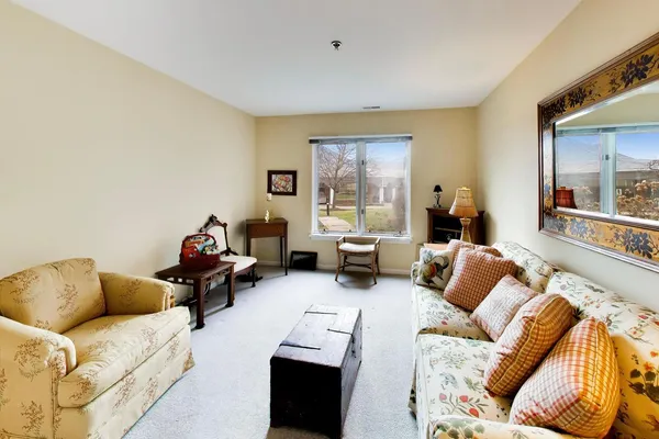 $392,500 | 308 North Happ Road, Unit 108, Northfield, IL 60093