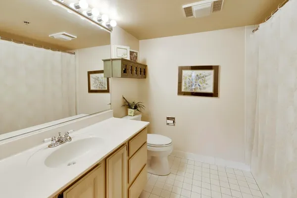 $392,500 | 308 North Happ Road, Unit 108, Northfield, IL 60093