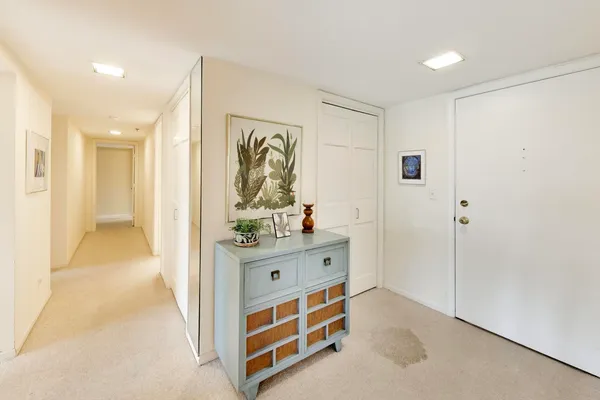 $392,500 | 308 North Happ Road, Unit 108, Northfield, IL 60093