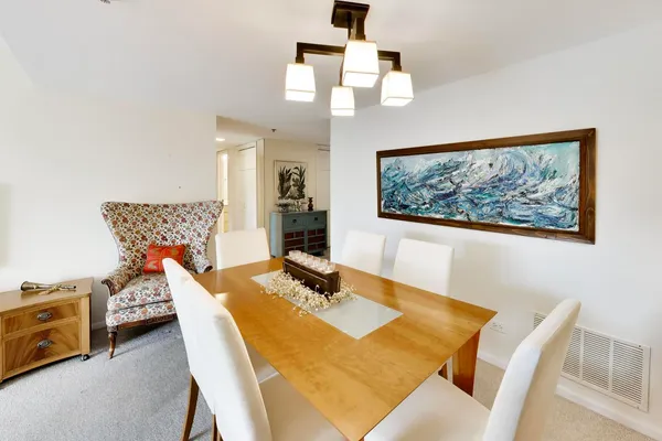 $392,500 | 308 North Happ Road, Unit 108, Northfield, IL 60093