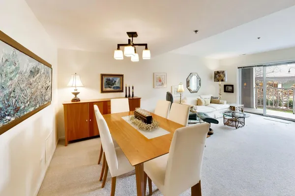 $392,500 | 308 North Happ Road, Unit 108, Northfield, IL 60093