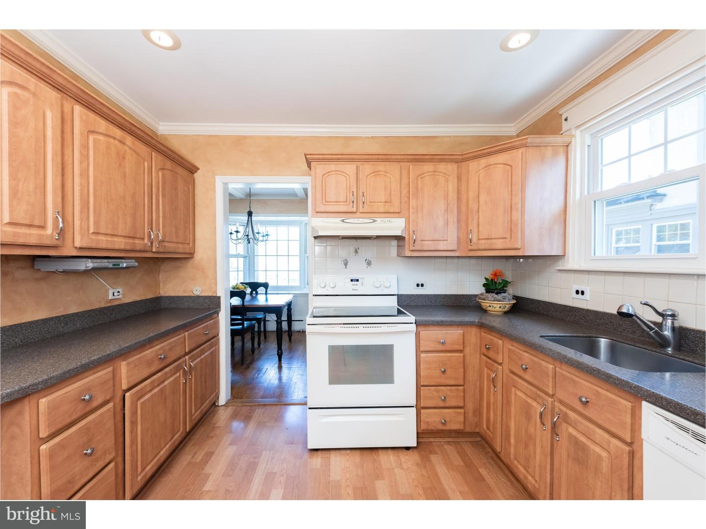 344 Strathmore Road Havertown, PA 19083 - Photo 8 of 20 Kitchen