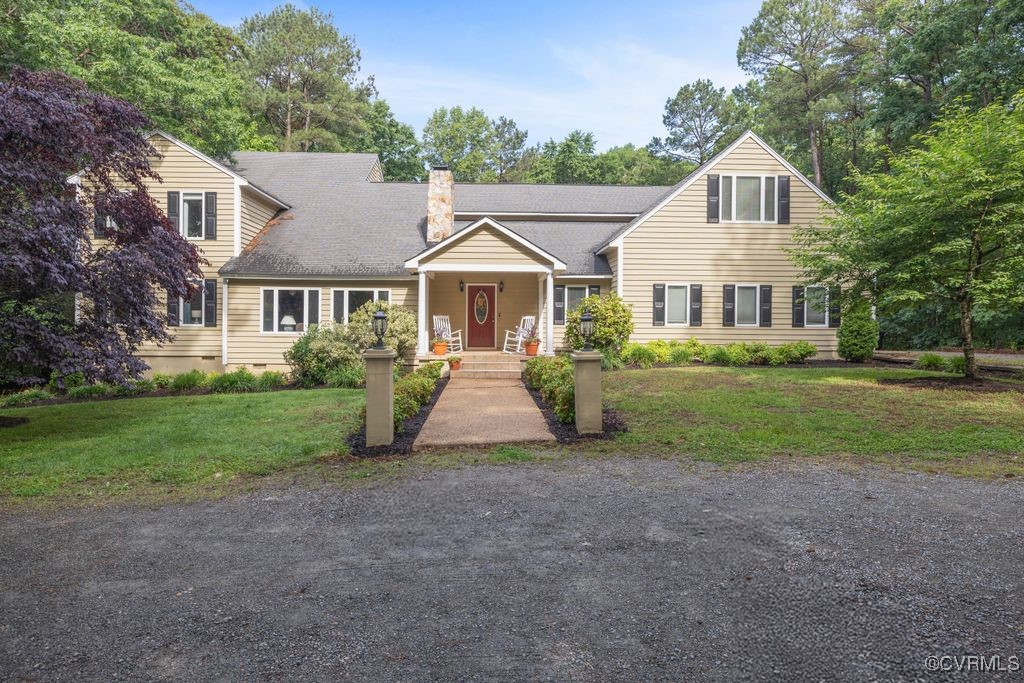 532 Fords Road Manakin-Sabot, VA 23103 - Photo 1 of 46 a view of outdoor space yard and front view of a house