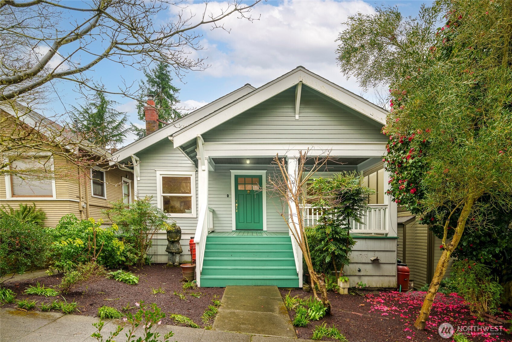 1617 33rd Avenue Seattle, WA 98122 - Photo 1 of 40