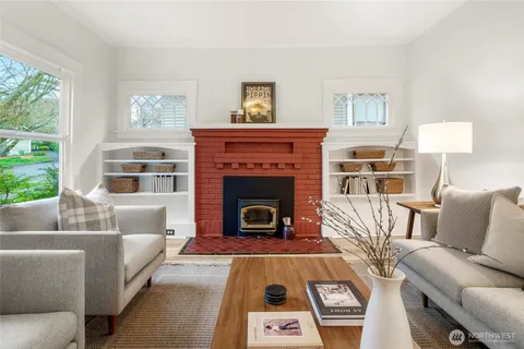 $1,299,000 | 1617 33rd Avenue, Seattle, WA 98122