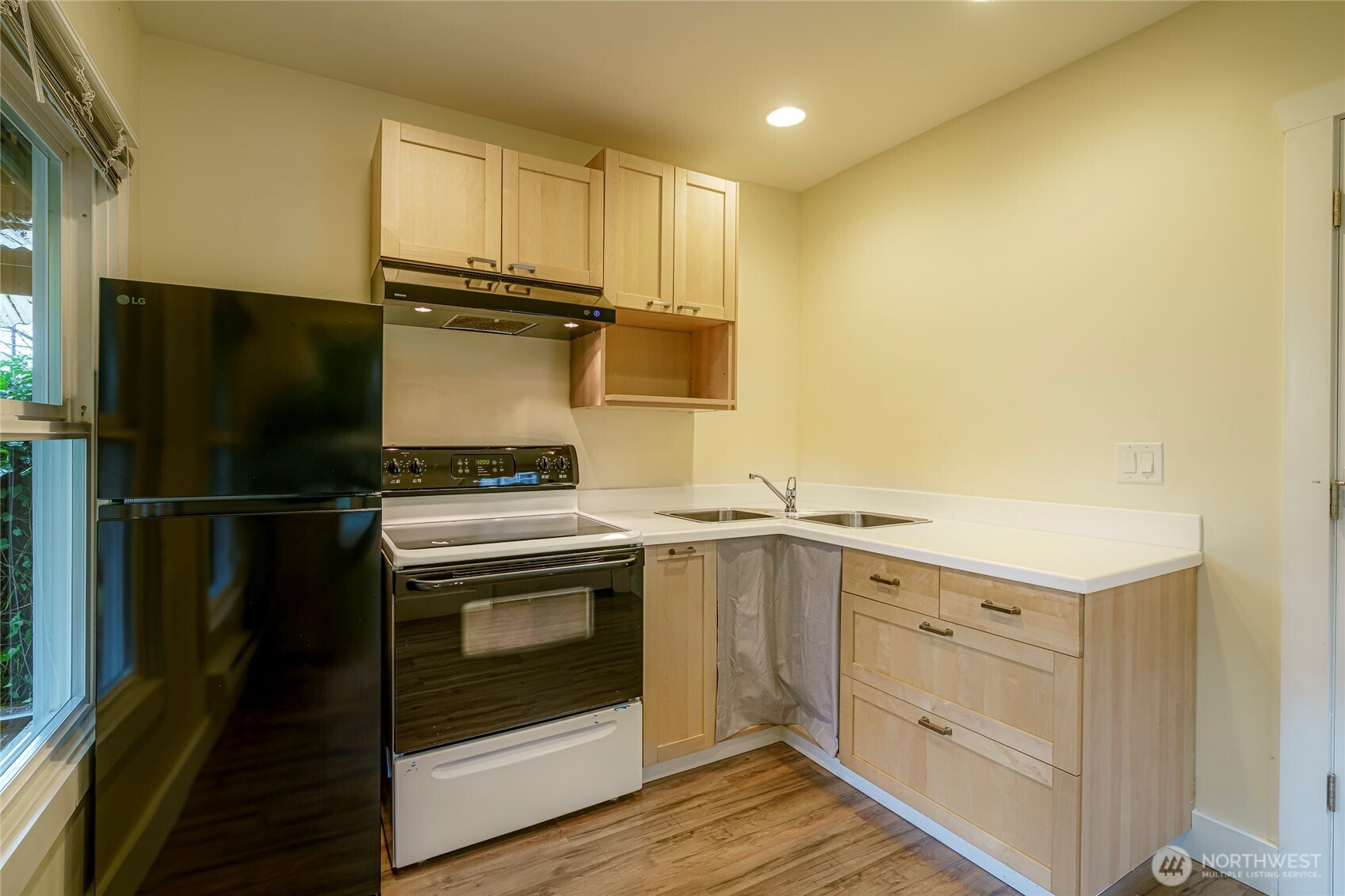 1617 33rd Avenue Seattle, WA 98122 - Photo 28 of 40
