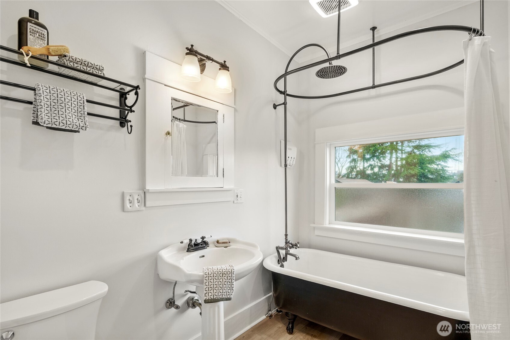 1617 33rd Avenue Seattle, WA 98122 - Photo 5 of 40