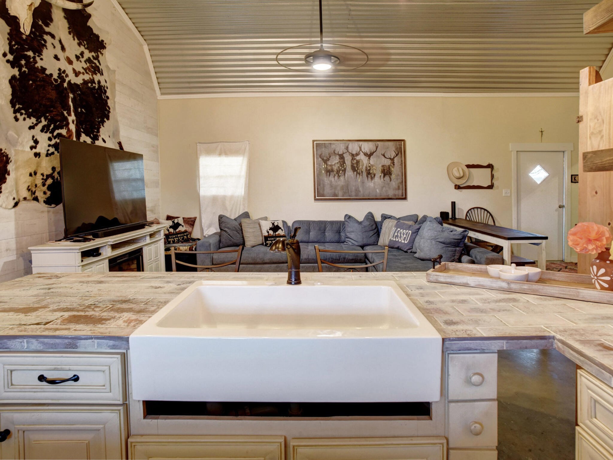3747 Sparta Field Road Flatonia, TX 78941 - Photo 24 of 37 a large white kitchen with a large counter top