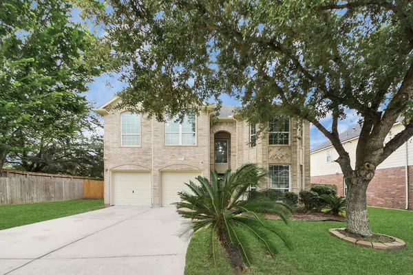 $2,800 | 9002 Sundown Drive, Pearland, TX 77584