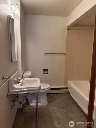 $1,350 | 5120 Colby Avenue, Unit 1, Everett, WA 98203