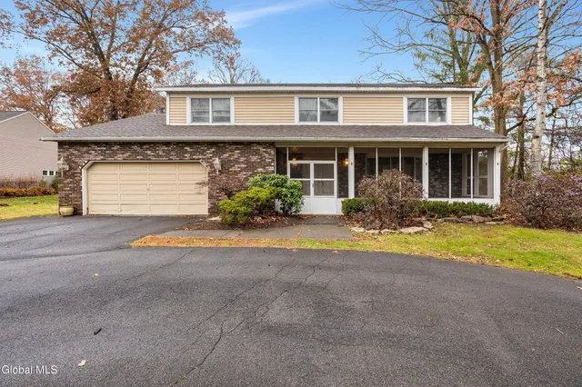 $3,500 | 3 Springwood Manor Drive, Colonie, NY 12211
