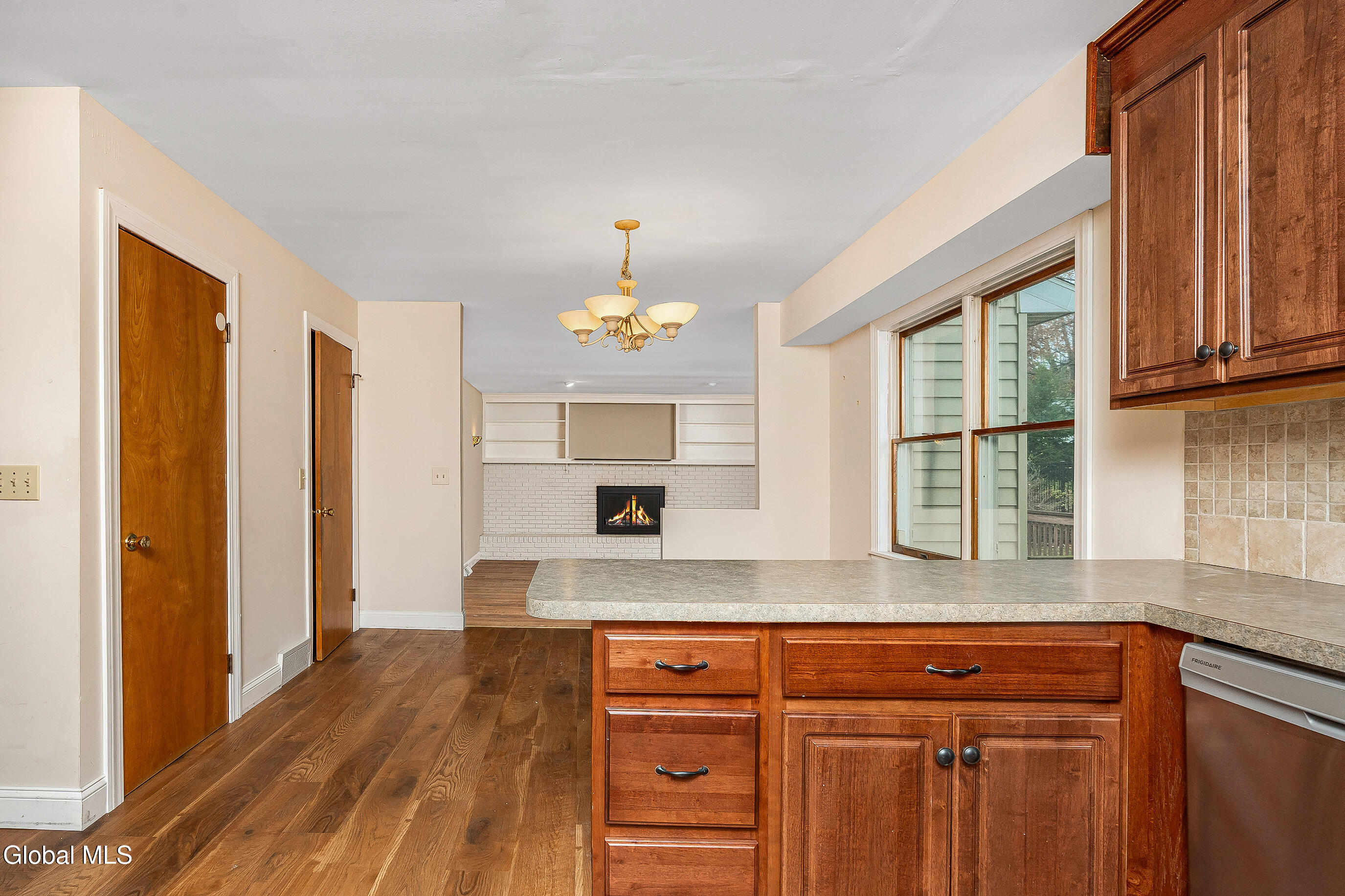 3 Springwood Manor Drive Colonie, NY 12211 - Photo 11 of 37 011-Kitchen