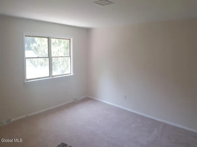 $3,500 | 3 Springwood Manor Drive, Colonie, NY 12211