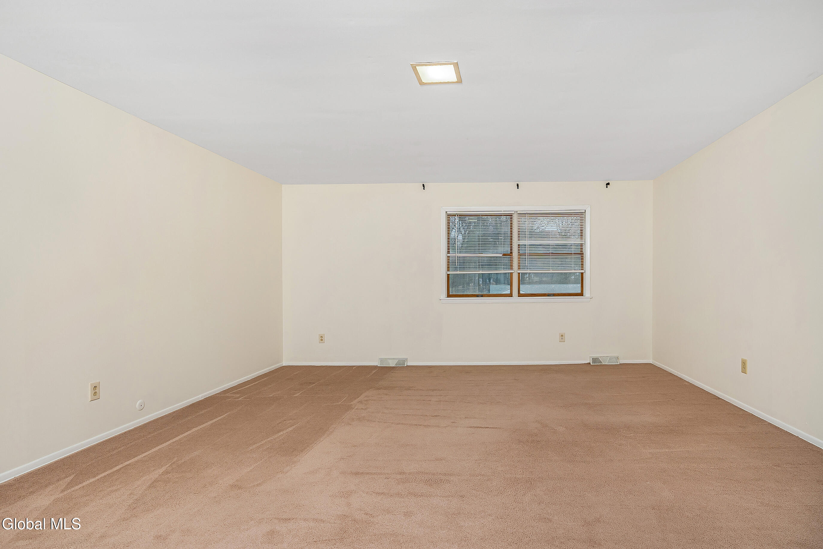 3 Springwood Manor Drive Colonie, NY 12211 - Photo 20 of 37 020-Primary Bedroom