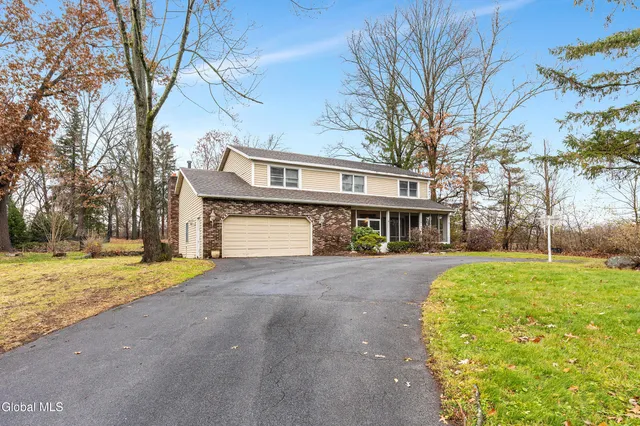 $3,500 | 3 Springwood Manor Drive, Colonie, NY 12211