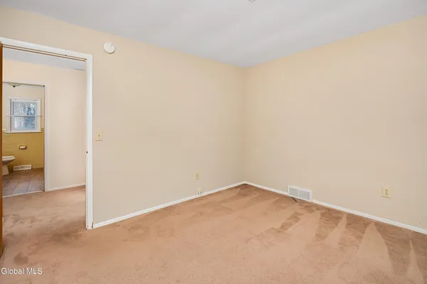 $3,500 | 3 Springwood Manor Drive, Colonie, NY 12211