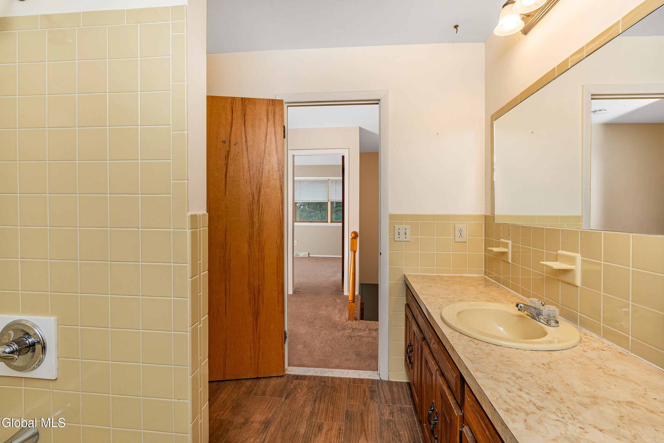3 Springwood Manor Drive Colonie, NY 12211 - Photo 28 of 37 028-Main Bathroom
