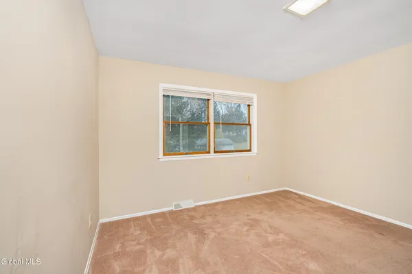 $3,500 | 3 Springwood Manor Drive, Colonie, NY 12211