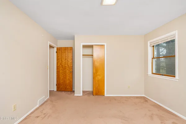 $3,500 | 3 Springwood Manor Drive, Colonie, NY 12211