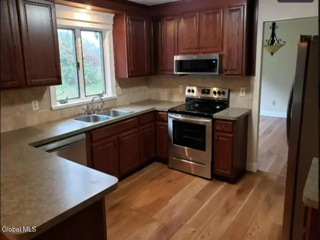 $3,500 | 3 Springwood Manor Drive, Colonie, NY 12211