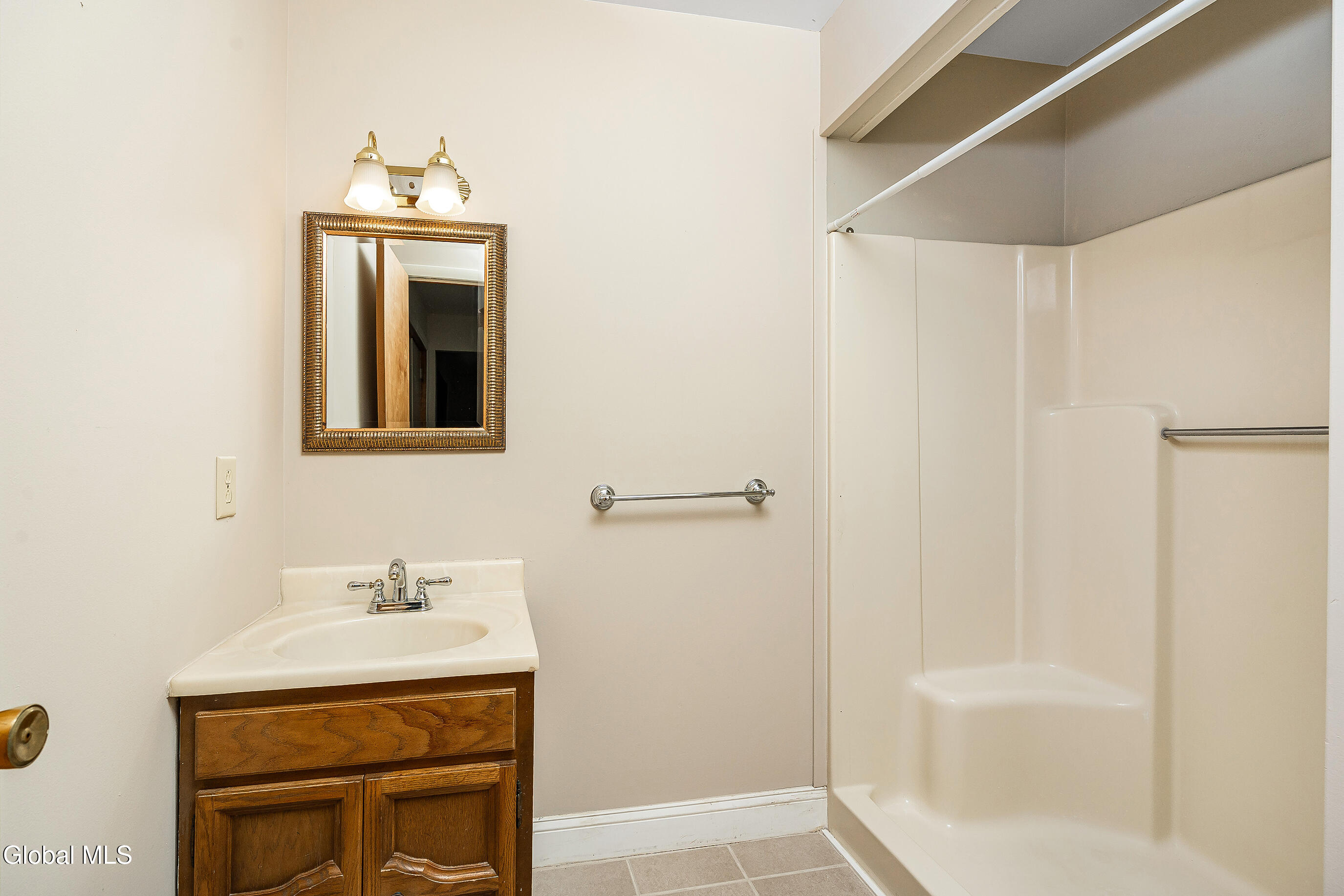 3 Springwood Manor Drive Colonie, NY 12211 - Photo 5 of 37 005-1st Fl Bathroom