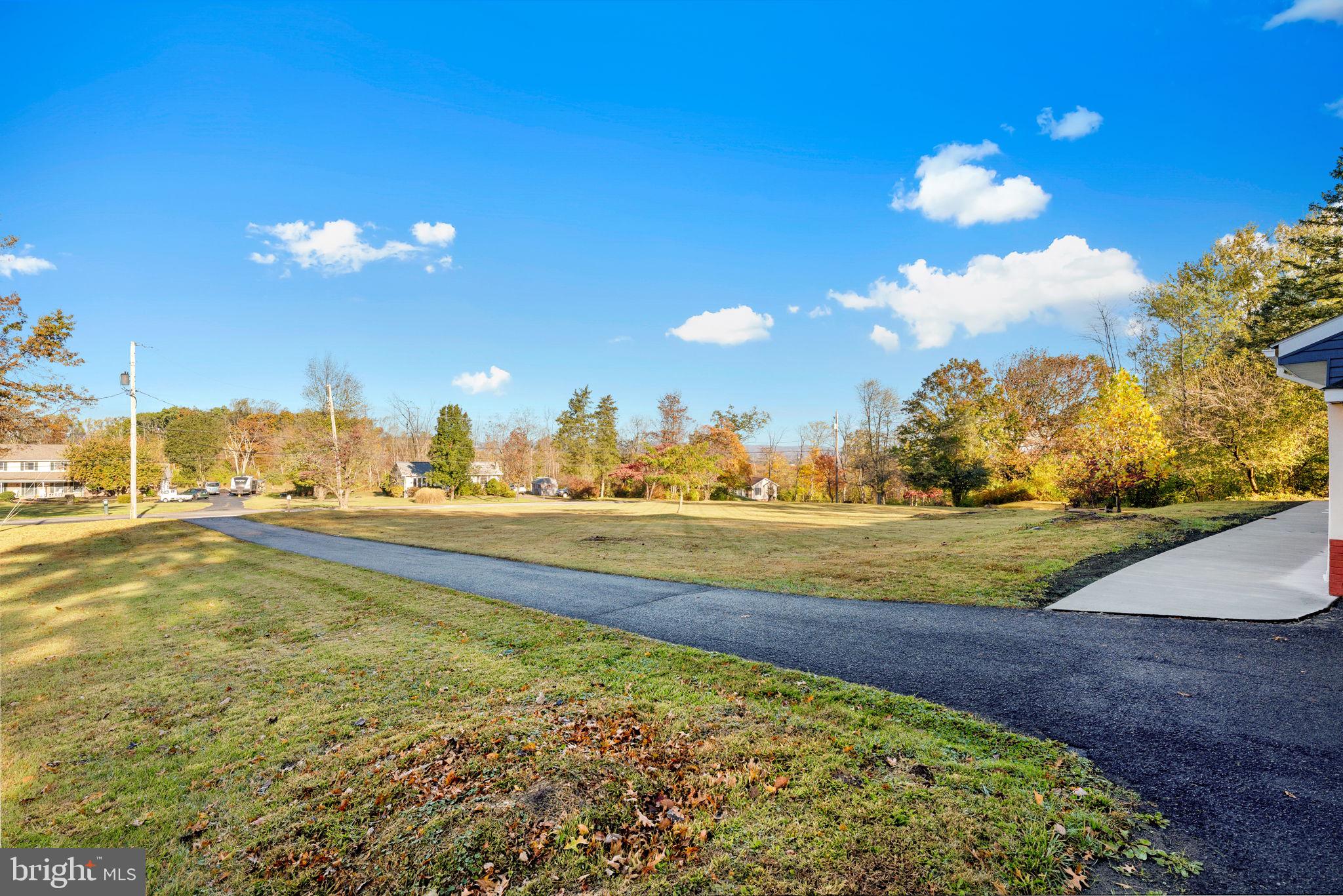 2126 Needhammer Road Pottstown, PA 19464 - Photo 2 of 27