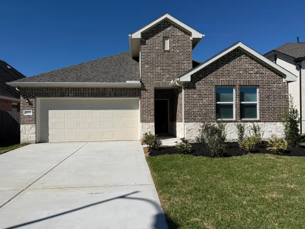 $2,599 | 4819 Legends Bay Drive, Baytown, TX 77523
