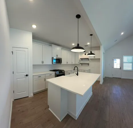 $2,599 | 4819 Legends Bay Drive, Baytown, TX 77523