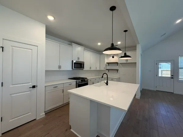 $2,599 | 4819 Legends Bay Drive, Baytown, TX 77523