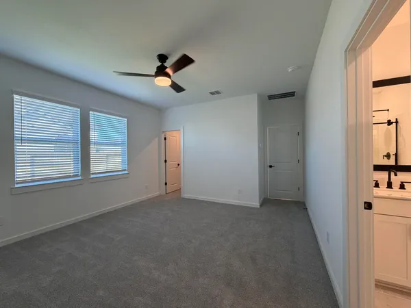 $2,599 | 4819 Legends Bay Drive, Baytown, TX 77523