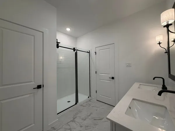 $2,599 | 4819 Legends Bay Drive, Baytown, TX 77523
