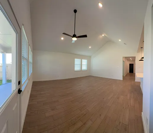 $2,599 | 4819 Legends Bay Drive, Baytown, TX 77523
