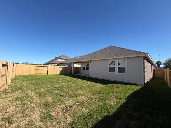 $2,599 | 4819 Legends Bay Drive, Baytown, TX 77523