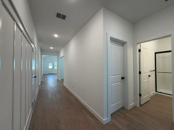 $2,599 | 4819 Legends Bay Drive, Baytown, TX 77523
