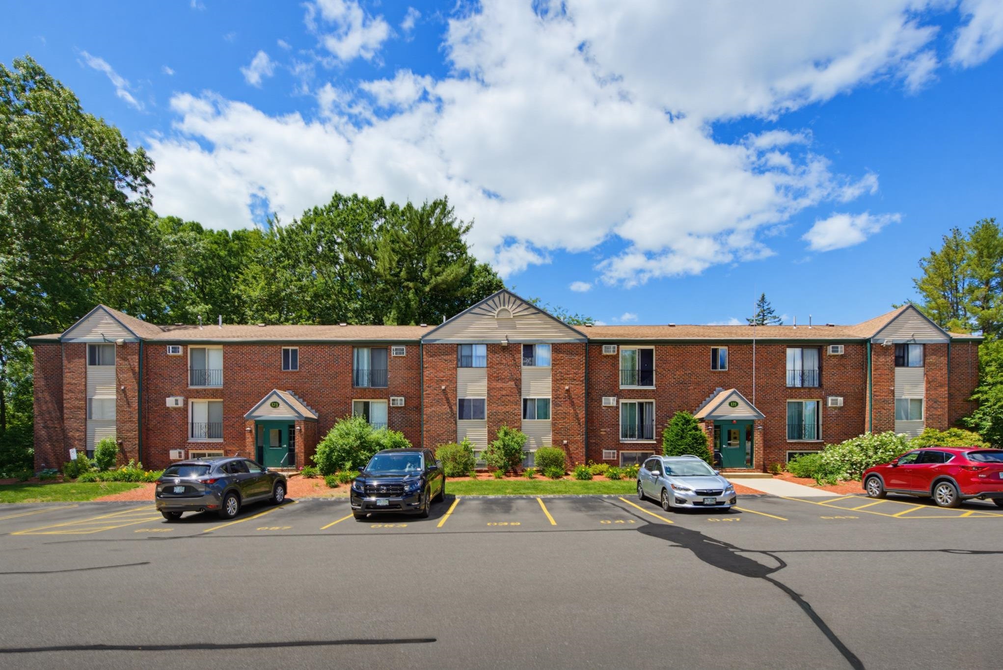 123 English Village Road, Unit 202 Manchester, NH 03102 - Photo 3 of 26