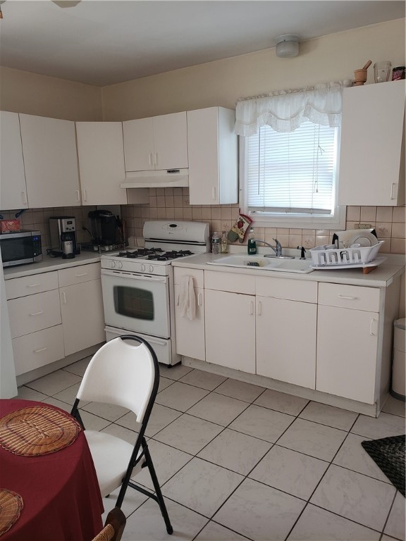 16 Scott Road Cumberland, RI 02864 - Photo 2 of 11 Gallery Image 2