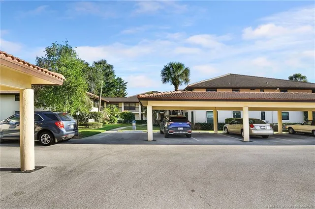 $199,999 | 31 Southwest South River Drive, Unit 106, Stuart, FL 34997