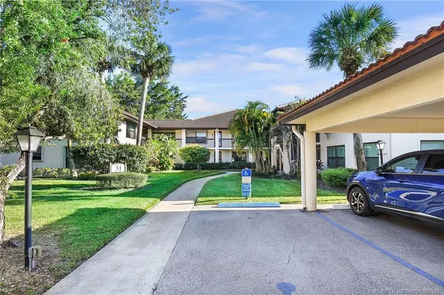 $199,999 | 31 Southwest South River Drive, Unit 106, Stuart, FL 34997