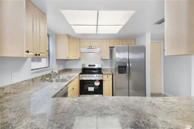 $199,999 | 31 Southwest South River Drive, Unit 106, Stuart, FL 34997